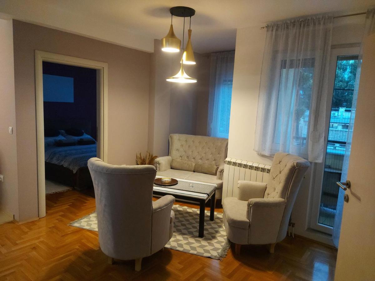 River Lux Sremska Mitrovica Buitenkant foto