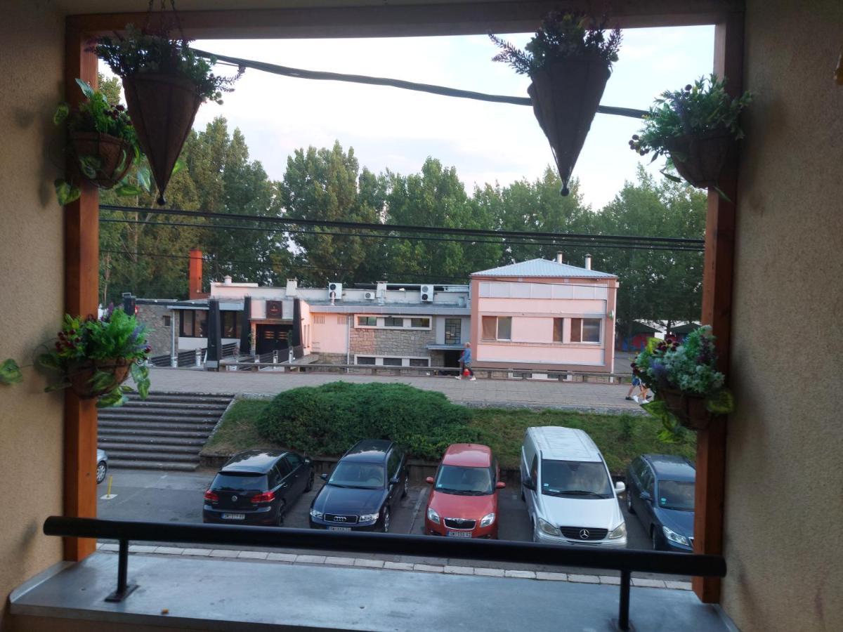 River Lux Sremska Mitrovica Buitenkant foto